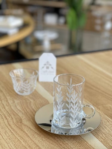 طقم شاهي وقهوة 18 قطعة بنقشة مميزة