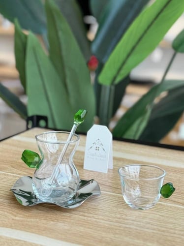 طقم قهوة وشاهي 24 قطعة باللون الأخضر