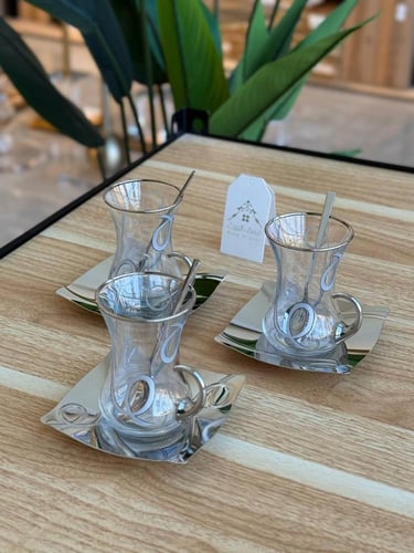 طقم شاهي 18 قطعة باللّون الفضي