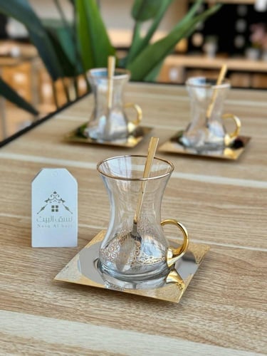 طقم شاهي 18 قطعة وبلون ذهبي وفضي