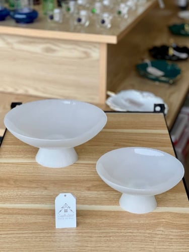 حامل ضيافة زجاجي بلون ثلجي