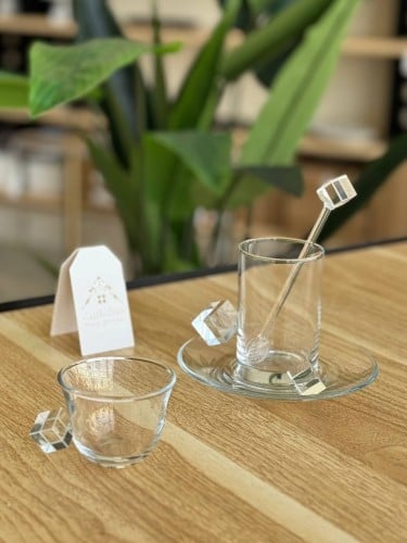 طقم شاي وقهوة ( 24 ) قطعة باللّون الشفاف