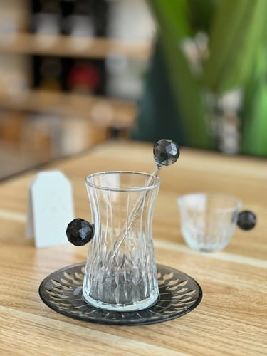 طقم قهوة وشاهي (24) قطعة باللّون الرمادي