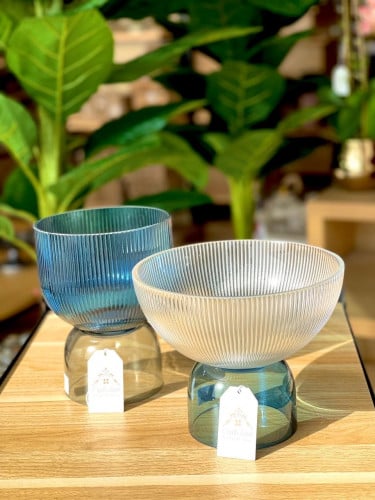 حامل ضيافة زجاجي شفاف بطابع يوناني عصري