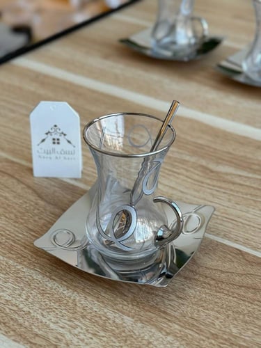 طقم شاهي 18 قطعة باللّون الفضي