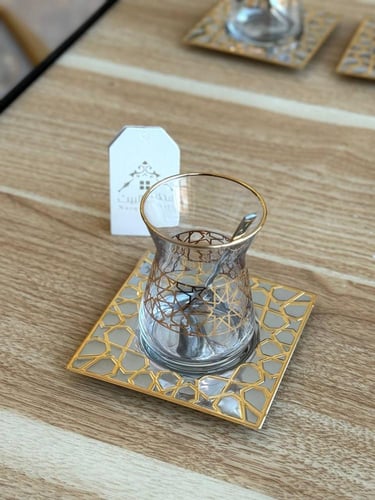 طقم شاهي 18 قطعة وبلون فضي وذهبي راقي