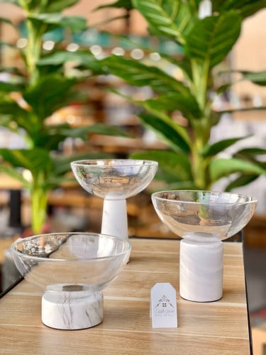 حامل ضيافة شفاف بقاعدة رخامية