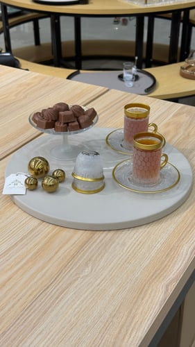 طقم شاهي وقهوة 18 قطعة وبتفاصيل ثلجية وذهبية