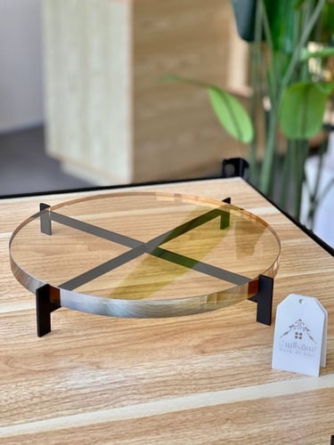 حامل زجاجي بيج وبقاعدة سوداء