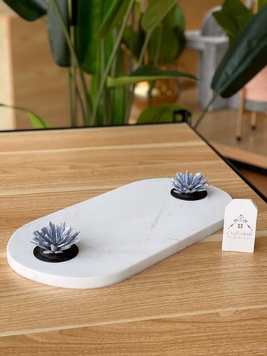 صينية تقديم من الرخام الأبيض