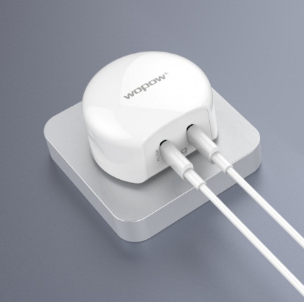 شاحن جداري ووبو أبيض بمنفذين Type-C WOPOW A35