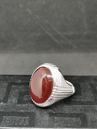 خاتم الفضة بحجر عقيق يماني كبدي بصياغة أحمد الدمام...