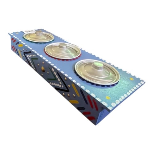 صينية تقديم مع ثلاث بوادي