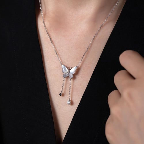 سلسال فاخر على شكل فراشة من الفضة عيار 925