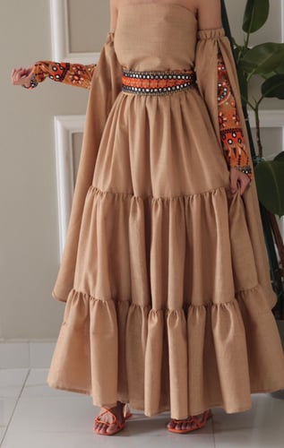 فستان أكمام تطريز