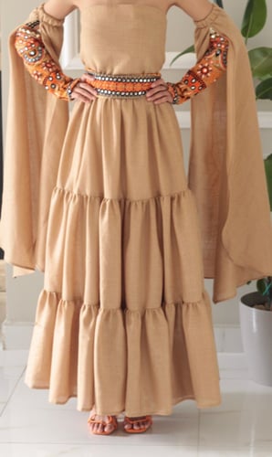 فستان أكمام تطريز