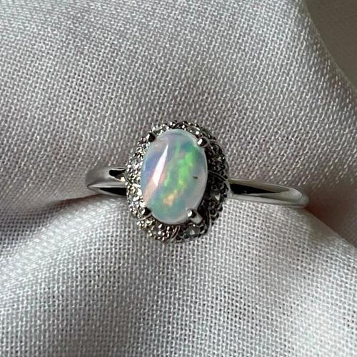 خاتم اوبال ابيض