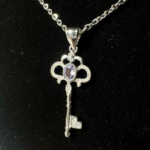 سلسال تنزانايت طبيعي