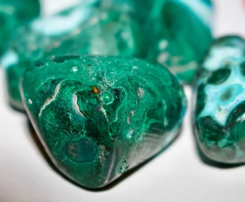 كريسكولا + مالاكيت مصقول طبيعي عالي الجودة