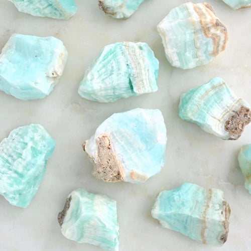 كالسيت كاريبي ازرق خام طبيعي