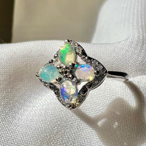 خاتم اوبال ابيض