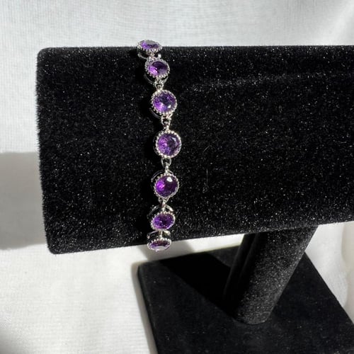 اسوارة امثيست