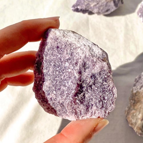 لابيدولايت خام طبيعي عالي الجودة