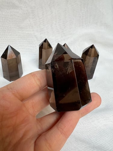 سموكي كوارتز برج طبيعي