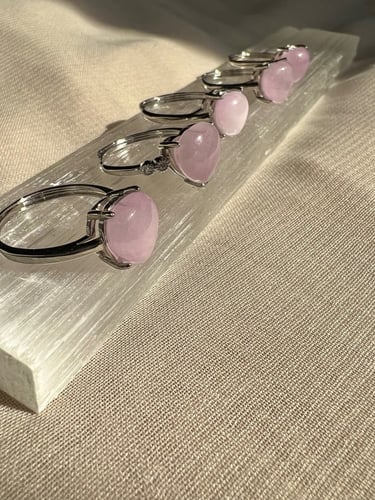 خاتم كونزايت طبيعي