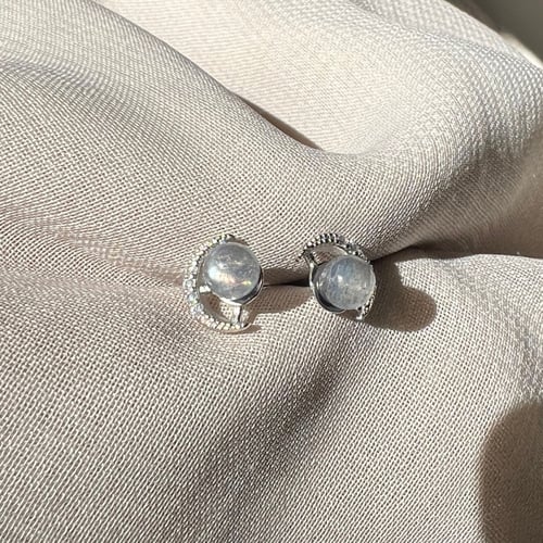 اقراط لابرادوريت