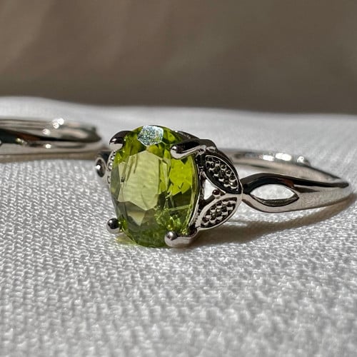 خاتم زبرجد طبيعي وعالي الجودة