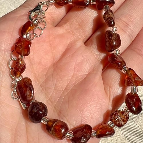 اسوارة عقيق الهيسونيت