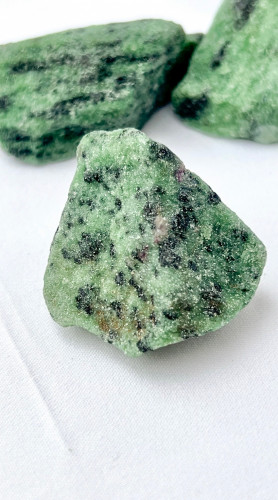 Ruby Zoisite | كبير جدا