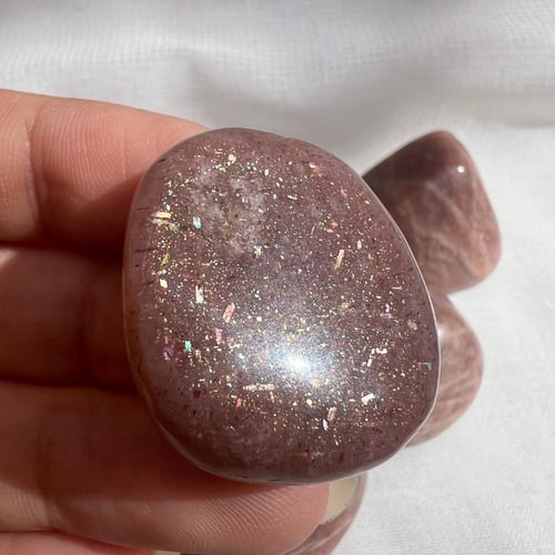 حجر القمر المشمشي مصقول