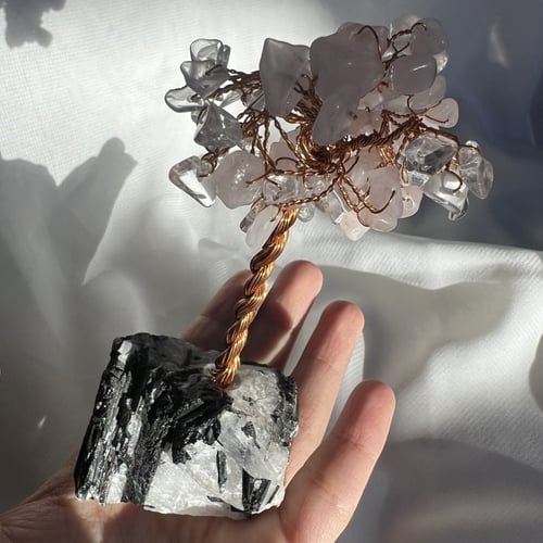 شجرة تورمالين وروز كوارتز كبيرة