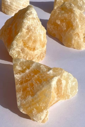 كالسيت اصفر وسط