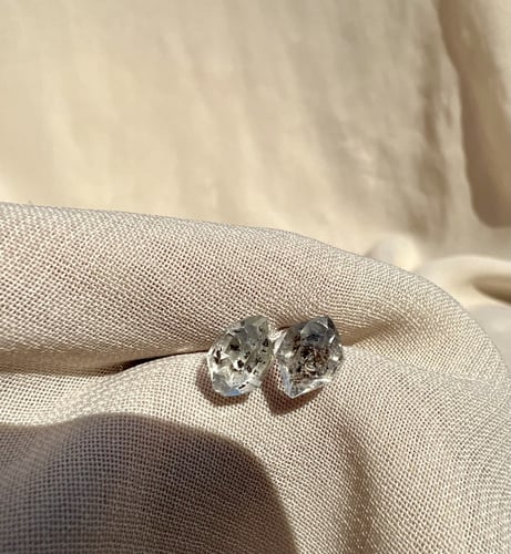 اقراط ألماس هيركمير