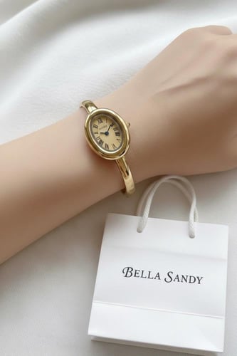 ساعة إسوارة بلمسة ملكية