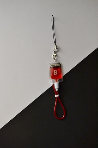 تعليقة كيس دم