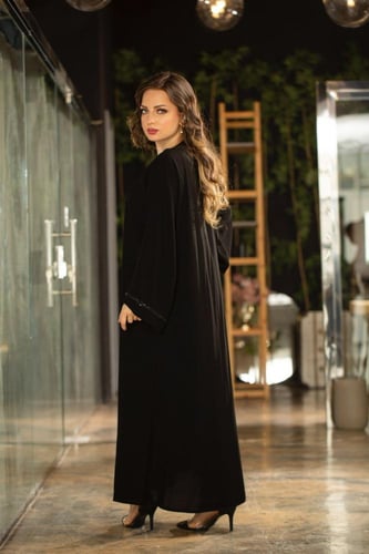 عباية اسود بشك على الكم