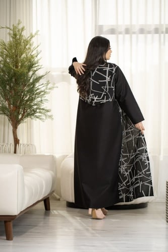 عباية اسود جوخ بتطريز مميز