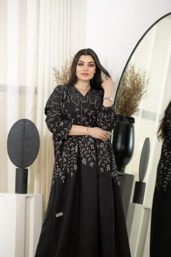 عباية كلوش اسود بتشجير ناعم