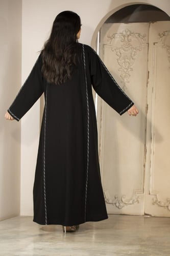 عباية اسود بتطريز رمادي