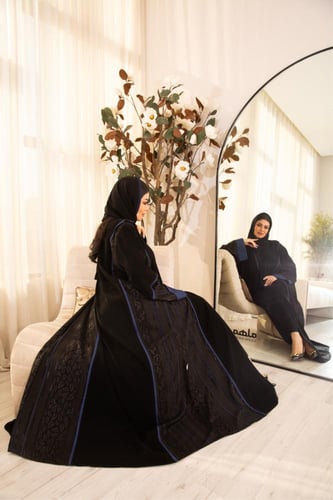 عباية انترنت اسود مع كحلي