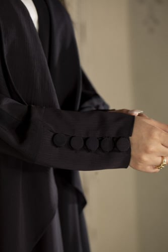 عباية كحلي بكسرات جانبية