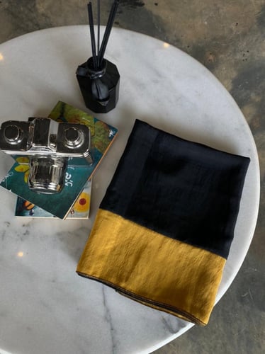 طرحة لونين اسود و كموني