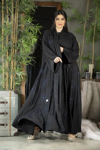 عباية كلوش كريب امريكي بتطريز كحلي