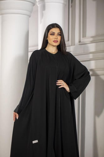عباية كلوش بتطريز اسود