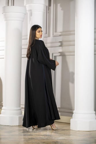 عباية كلوش بتطريز كحلي