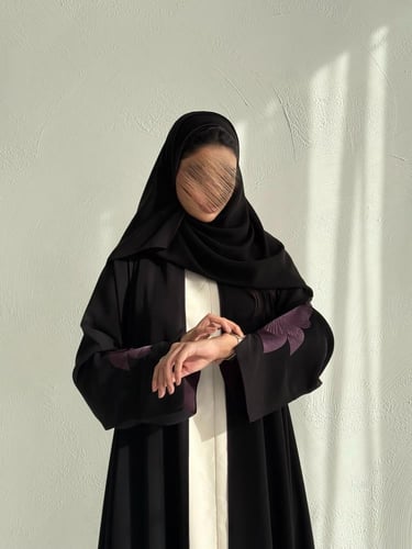 دبل كلوش تطريز على الكم بورد موف